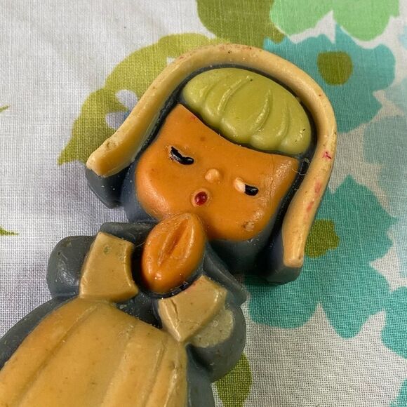 Vintage Pilgrim Pair Thanksgiving Candles, W&F Manufacturing - Picture 4 of 9